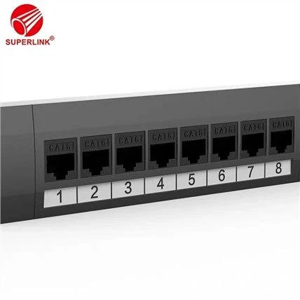 24-portowy panel krosowy 1U 19-calowy montaż w szafie serwerowej Kompatybilny z siecią CAT6 LAN Czarny
